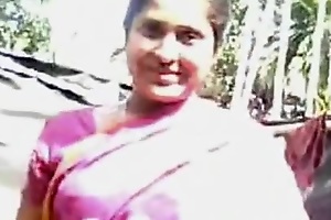 Desi Bhabhi Showing Pussy