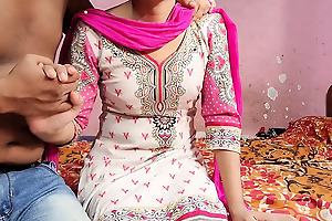 Punjabi ladaki ne salwar pahankar apane yaar se chudwai